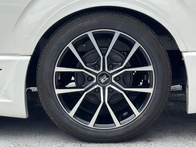 ハイエースバン スーパーGL ディーゼル/ダイナスティフルエアロ/ALPINEBIGX/11インチ/ベッドキット/フリップダウン/カーテン/インテリアパネル/LEDテール/ローダウン/ゼロブレイクファング/車中泊仕様/キャンプ仕様(18枚目)