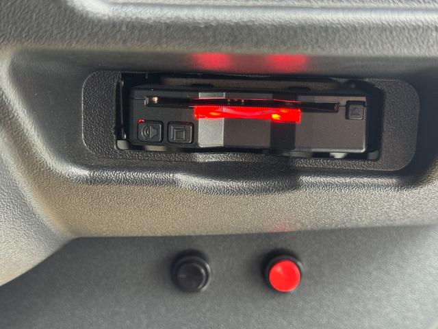 ハイエースバン スーパーGL ディーゼル/ダイナスティフルエアロ/ALPINEBIGX/11インチ/ベッドキット/フリップダウン/カーテン/インテリアパネル/LEDテール/ローダウン/ゼロブレイクファング/車中泊仕様/キャンプ仕様(56枚目)