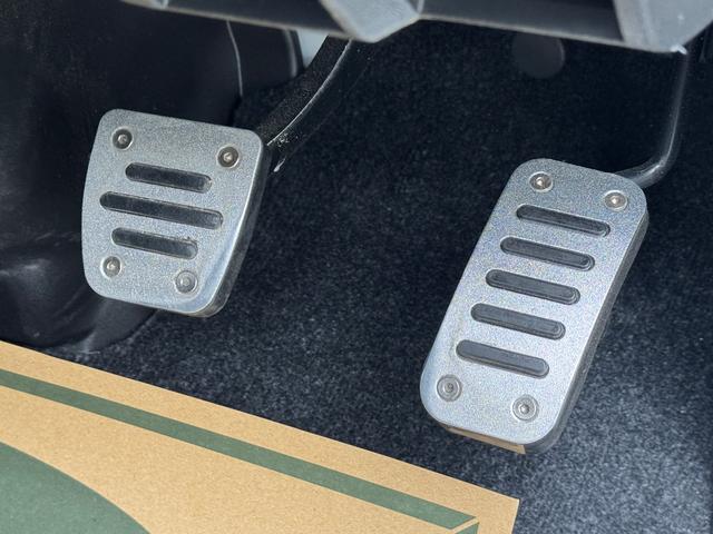 ハイエースバン スーパーGL ディーゼル/ダイナスティフルエアロ/ALPINEBIGX/11インチ/ベッドキット/フリップダウン/カーテン/インテリアパネル/LEDテール/ローダウン/ゼロブレイクファング/車中泊仕様/キャンプ仕様(72枚目)