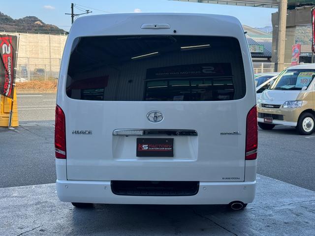 ハイエースバン スーパーＧＬ　ディーゼル車／ＡＬＰＩＮＥ１１インチナビ／ワイドボディ／ベッド／床張り／モデリスタエアロ／パワースライドドア／オーバーフェンダー／デジタルインナーミラー／ＬＥＤテールランプ／中古ハイエースカスタム（18枚目）
