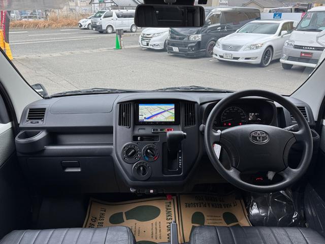 タウンエースバン ＧＬ　新車／Ｌｕａｎａ／ベッドキット／床パネル／ブラック内装カバー／シートカバー／ウッドパネル／ナビ／ＥＴＣ／バックカメラ／テーブル／キャンプ仕様／タウンエースカスタム／車中泊仕様新車／ＬＥＤヘッドランプ（2枚目）