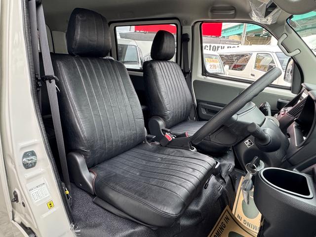 タウンエースバン ＧＬ　新車／Ｌｕａｎａ／ベッドキット／床パネル／ブラック内装カバー／シートカバー／ウッドパネル／ナビ／ＥＴＣ／バックカメラ／テーブル／キャンプ仕様／タウンエースカスタム／車中泊仕様新車／ＬＥＤヘッドランプ（3枚目）