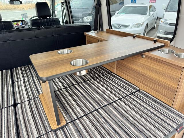 タウンエースバン ＧＬ　新車／Ｌｕａｎａ／ベッドキット／床パネル／ブラック内装カバー／シートカバー／ウッドパネル／ナビ／ＥＴＣ／バックカメラ／テーブル／キャンプ仕様／タウンエースカスタム／車中泊仕様新車／ＬＥＤヘッドランプ（12枚目）