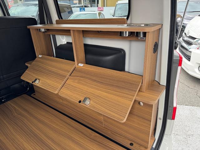 タウンエースバン ＧＬ　新車／Ｌｕａｎａ／ベッドキット／床パネル／ブラック内装カバー／シートカバー／ウッドパネル／ナビ／ＥＴＣ／バックカメラ／テーブル／キャンプ仕様／タウンエースカスタム／車中泊仕様新車／ＬＥＤヘッドランプ（19枚目）