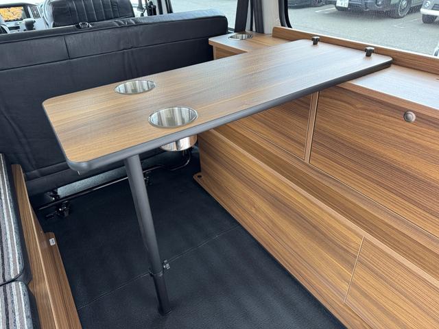 タウンエースバン ＧＬ　新車／Ｌｕａｎａ／ベッドキット／床パネル／ブラック内装カバー／シートカバー／ウッドパネル／ナビ／ＥＴＣ／バックカメラ／テーブル／キャンプ仕様／タウンエースカスタム／車中泊仕様新車／ＬＥＤヘッドランプ（25枚目）