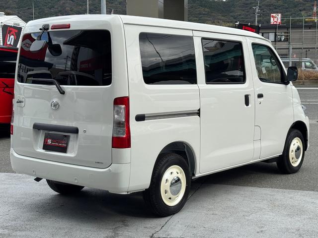 タウンエースバン ＧＬ　新車／Ｌｕａｎａ／ベッドキット／床パネル／ブラック内装カバー／シートカバー／ウッドパネル／ナビ／ＥＴＣ／バックカメラ／テーブル／キャンプ仕様／タウンエースカスタム／車中泊仕様新車／ＬＥＤヘッドランプ（47枚目）