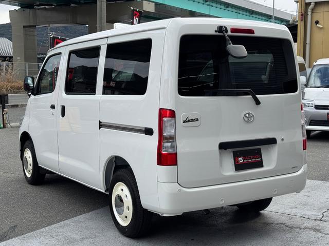 タウンエースバン ＧＬ　新車／Ｌｕａｎａ／ベッドキット／床パネル／ブラック内装カバー／シートカバー／ウッドパネル／ナビ／ＥＴＣ／バックカメラ／テーブル／キャンプ仕様／タウンエースカスタム／車中泊仕様新車／ＬＥＤヘッドランプ（48枚目）