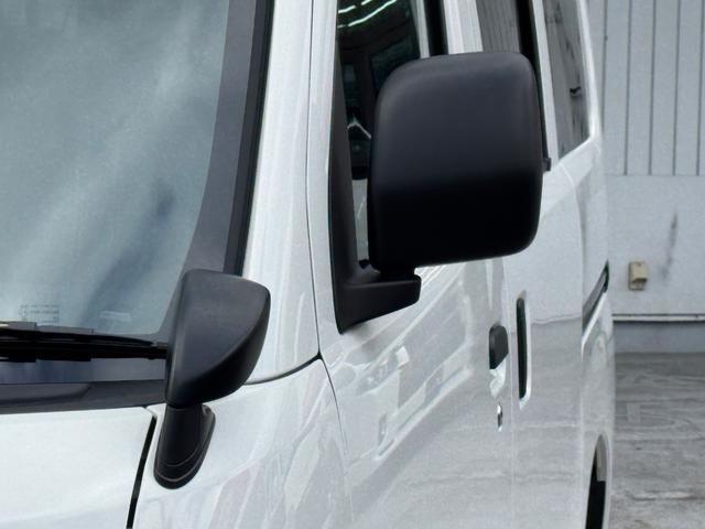 タウンエースバン ＧＬ　新車／Ｌｕａｎａ／ベッドキット／床パネル／ブラック内装カバー／シートカバー／ウッドパネル／ナビ／ＥＴＣ／バックカメラ／テーブル／キャンプ仕様／タウンエースカスタム／車中泊仕様新車／ＬＥＤヘッドランプ（58枚目）