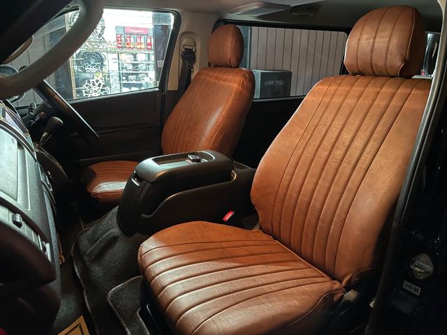 ハイエースバン リノカ/RENOCA/コーストライン/丸目フェイス/両側パワースライドドア/プッシュスタート/クラシックブラウン内装/新品ベッドキット/フルフラットベッド/リーンコロラド16AW/キャンピングカー仕様(3枚目)