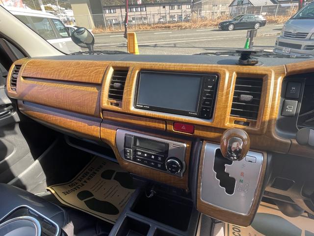 ハイエースバン