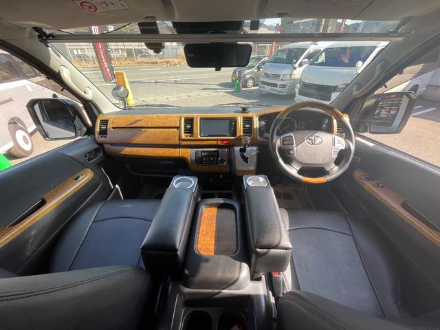 ハイエースバン