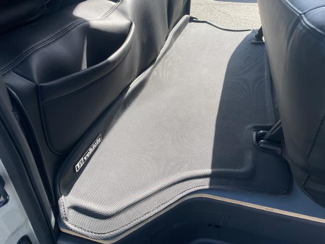 ハイエースバン