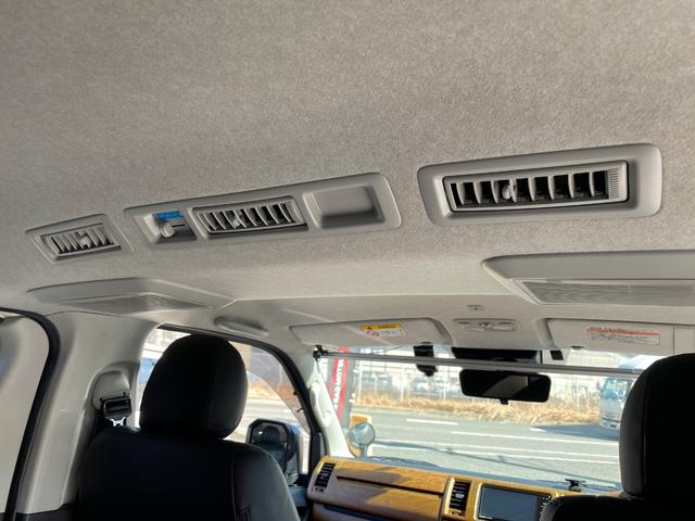 ハイエースバン