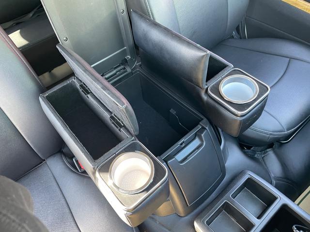 ハイエースバン