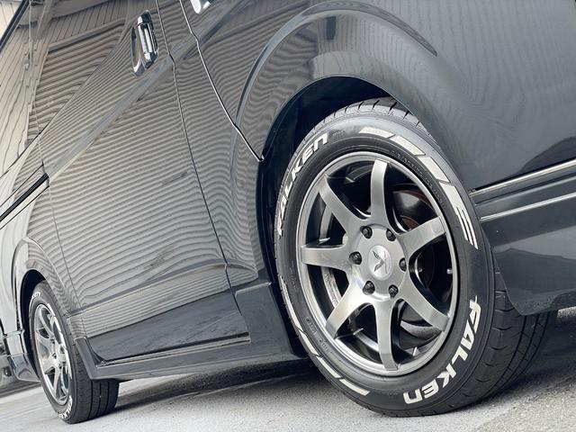 ハイエースバン スーパーＧＬ　ダークプライムＩＩ　ディーゼル車／ＡＬＰＩＮＥ／ＢＩＧＸナビ／モデリスタフルエアロ／ブラックカスタム／パワースライド／ヴァレンティテール／カミュラ１７ＡＷ／ファルケンタイヤ／ローダウン／ＥＴＣ／ハイエースカスタム（10枚目）