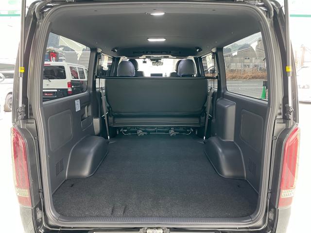 ハイエースバン スーパーＧＬ　ダークプライムＩＩ　ディーゼル車／ＡＬＰＩＮＥ／ＢＩＧＸナビ／モデリスタフルエアロ／ブラックカスタム／パワースライド／ヴァレンティテール／カミュラ１７ＡＷ／ファルケンタイヤ／ローダウン／ＥＴＣ／ハイエースカスタム（16枚目）
