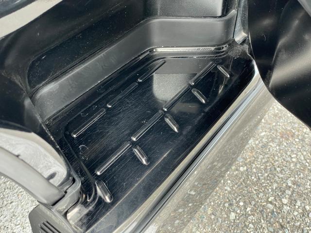 ハイエースバン スーパーＧＬ　ダークプライムＩＩ　ディーゼル車／ＡＬＰＩＮＥ／ＢＩＧＸナビ／モデリスタフルエアロ／ブラックカスタム／パワースライド／ヴァレンティテール／カミュラ１７ＡＷ／ファルケンタイヤ／ローダウン／ＥＴＣ／ハイエースカスタム（48枚目）