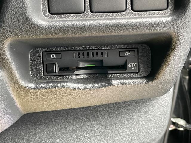 ハイエースバン スーパーＧＬ　ダークプライムＩＩ　ディーゼル車／ＡＬＰＩＮＥ／ＢＩＧＸナビ／モデリスタフルエアロ／ブラックカスタム／パワースライド／ヴァレンティテール／カミュラ１７ＡＷ／ファルケンタイヤ／ローダウン／ＥＴＣ／ハイエースカスタム（50枚目）