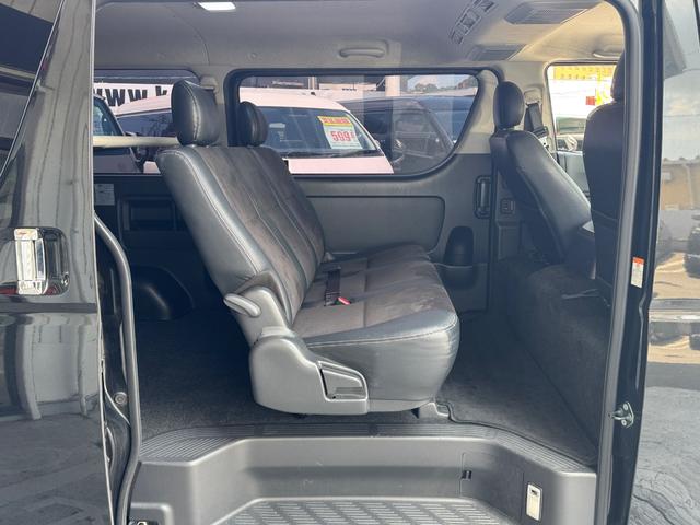 ハイエースバン