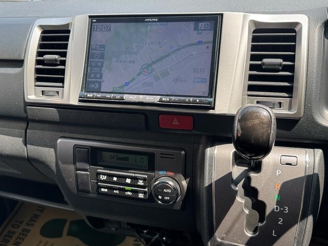 ハイエースバン