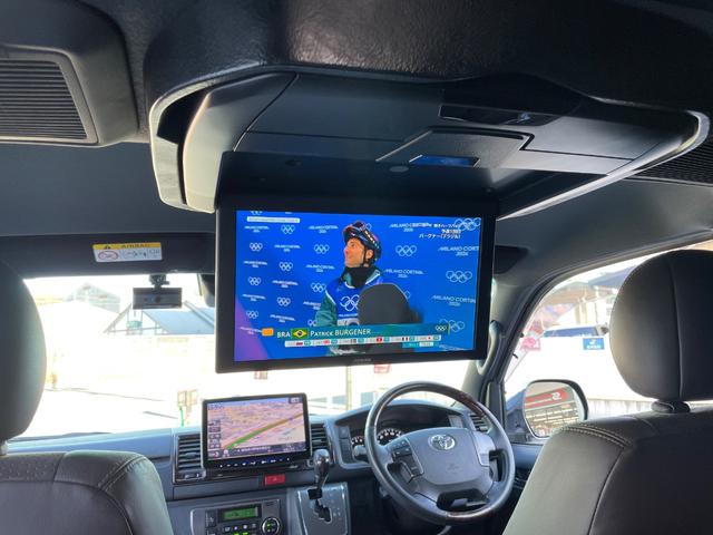 ハイエースバン スーパーＧＬ　５０ＴＨ　アニバーサリーリミテッド　ＡＬＰＩＮＥ１１インチＢＩＧＸナビ／フリップダウンモニター／ベッドキット／ＤＥＬＦ－０３／１７ＡＷ／フロントブッシュバー／ＴＲＤマッドガード／ＥＴＣ／バックカメラ／クッションフロア／５０ＴＨ（4枚目）