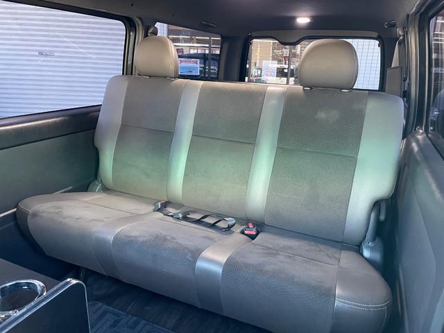 ハイエースバン スーパーＧＬ　５０ＴＨ　アニバーサリーリミテッド　ＡＬＰＩＮＥ１１インチＢＩＧＸナビ／フリップダウンモニター／ベッドキット／ＤＥＬＦ－０３／１７ＡＷ／フロントブッシュバー／ＴＲＤマッドガード／ＥＴＣ／バックカメラ／クッションフロア／５０ＴＨ（8枚目）