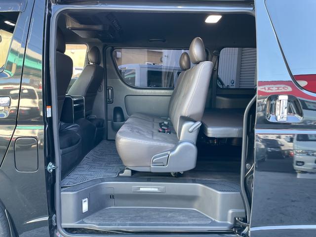 ハイエースバン スーパーＧＬ　５０ＴＨ　アニバーサリーリミテッド　ＡＬＰＩＮＥ１１インチＢＩＧＸナビ／フリップダウンモニター／ベッドキット／ＤＥＬＦ－０３／１７ＡＷ／フロントブッシュバー／ＴＲＤマッドガード／ＥＴＣ／バックカメラ／クッションフロア／５０ＴＨ（9枚目）