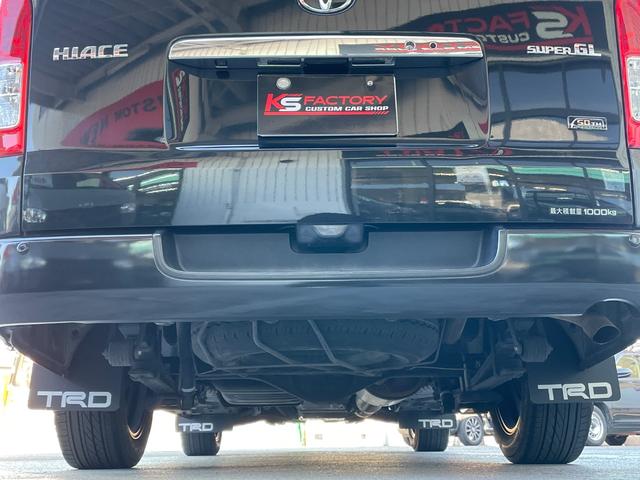 ハイエースバン スーパーＧＬ　５０ＴＨ　アニバーサリーリミテッド　ＡＬＰＩＮＥ１１インチＢＩＧＸナビ／フリップダウンモニター／ベッドキット／ＤＥＬＦ－０３／１７ＡＷ／フロントブッシュバー／ＴＲＤマッドガード／ＥＴＣ／バックカメラ／クッションフロア／５０ＴＨ（52枚目）