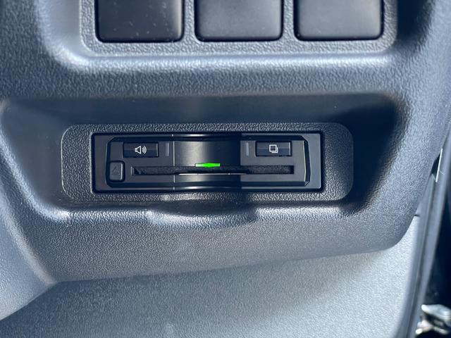 ハイエースバン スーパーＧＬ　５０ＴＨ　アニバーサリーリミテッド　ＡＬＰＩＮＥ１１インチＢＩＧＸナビ／フリップダウンモニター／ベッドキット／ＤＥＬＦ－０３／１７ＡＷ／フロントブッシュバー／ＴＲＤマッドガード／ＥＴＣ／バックカメラ／クッションフロア／５０ＴＨ（56枚目）