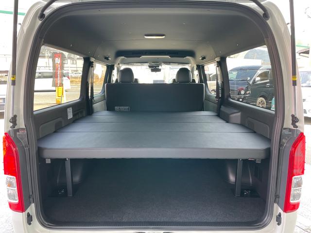 ハイエースバン スーパーＧＬ　ダークプライムＩＩ　ディーゼル車／ＡＬＰＩＮＥ１１インチＢＩＧＸナビ／ローダウン／４１５ＣＯＢＲＡフロントリップ／ＥＳＳＥＸ　ＥＣ－１７ＡＷ／ベッドキット／ＥＴＣ／バックカメラ／ＬＥＤヘッドランプ／両側パワースライドドア（8枚目）