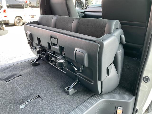 ハイエースバン スーパーＧＬ　ダークプライムＩＩ　ディーゼル車／ＡＬＰＩＮＥ１１インチＢＩＧＸナビ／ローダウン／４１５ＣＯＢＲＡフロントリップ／ＥＳＳＥＸ　ＥＣ－１７ＡＷ／ベッドキット／ＥＴＣ／バックカメラ／ＬＥＤヘッドランプ／両側パワースライドドア（12枚目）