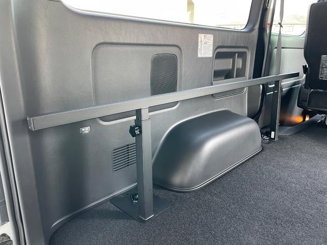 ハイエースバン スーパーＧＬ　ダークプライムＩＩ　ディーゼル車／ＡＬＰＩＮＥ１１インチＢＩＧＸナビ／ローダウン／４１５ＣＯＢＲＡフロントリップ／ＥＳＳＥＸ　ＥＣ－１７ＡＷ／ベッドキット／ＥＴＣ／バックカメラ／ＬＥＤヘッドランプ／両側パワースライドドア（14枚目）