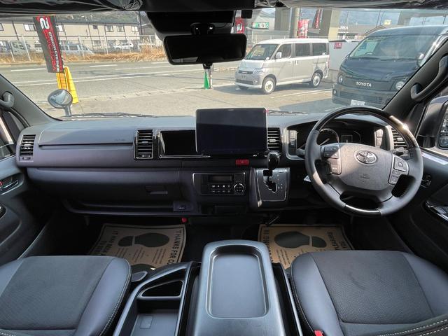 ハイエースバン スーパーＧＬ　ダークプライムＩＩ　ディーゼル車／ＡＬＰＩＮＥ１１インチＢＩＧＸナビ／ローダウン／４１５ＣＯＢＲＡフロントリップ／ＥＳＳＥＸ　ＥＣ－１７ＡＷ／ベッドキット／ＥＴＣ／バックカメラ／ＬＥＤヘッドランプ／両側パワースライドドア（18枚目）