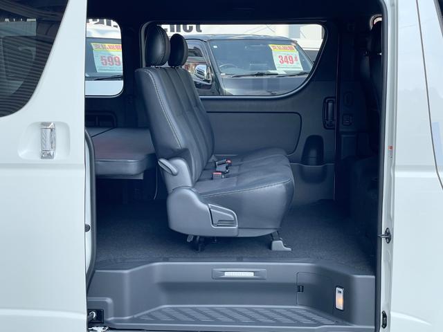 ハイエースバン スーパーＧＬ　ダークプライムＩＩ　ディーゼル車／ＡＬＰＩＮＥ１１インチＢＩＧＸナビ／ローダウン／４１５ＣＯＢＲＡフロントリップ／ＥＳＳＥＸ　ＥＣ－１７ＡＷ／ベッドキット／ＥＴＣ／バックカメラ／ＬＥＤヘッドランプ／両側パワースライドドア（21枚目）