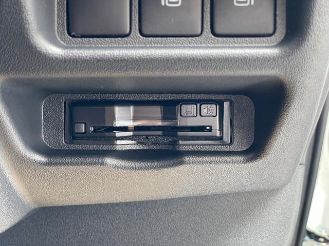 ハイエースバン スーパーＧＬ　ダークプライムＩＩ　ディーゼル車／ＡＬＰＩＮＥ１１インチＢＩＧＸナビ／ローダウン／４１５ＣＯＢＲＡフロントリップ／ＥＳＳＥＸ　ＥＣ－１７ＡＷ／ベッドキット／ＥＴＣ／バックカメラ／ＬＥＤヘッドランプ／両側パワースライドドア（53枚目）