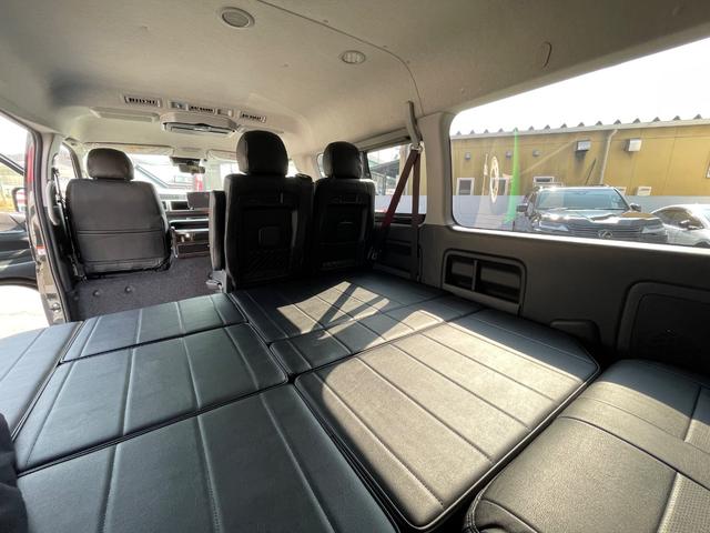 ハイエースワゴン ＧＬ　新車／４ＷＤ／アルパイン１１インチ／シートアレンジ／テーブル／ベッド／ＫＳＦ－Ｗ１／１２．８インチ後席モニター／マッドガード／オーバーフェンダー／車中泊仕様／キャンピングカー仕様／フルフラット（4枚目）