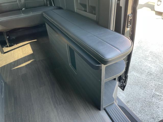 ハイエースワゴン ＧＬ　新車／４ＷＤ／アルパイン１１インチ／シートアレンジ／テーブル／ベッド／ＫＳＦ－Ｗ１／１２．８インチ後席モニター／マッドガード／オーバーフェンダー／車中泊仕様／キャンピングカー仕様／フルフラット（9枚目）