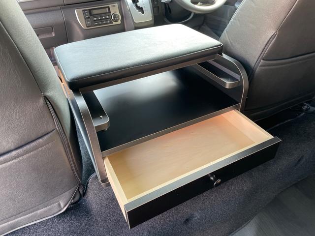 ハイエースワゴン ＧＬ　新車／４ＷＤ／アルパイン１１インチ／シートアレンジ／テーブル／ベッド／ＫＳＦ－Ｗ１／１２．８インチ後席モニター／マッドガード／オーバーフェンダー／車中泊仕様／キャンピングカー仕様／フルフラット（10枚目）