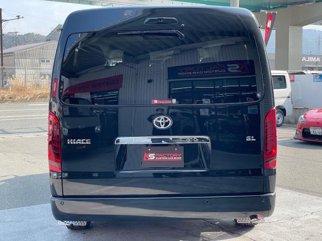 ハイエースワゴン ＧＬ　新車／４ＷＤ／アルパイン１１インチ／シートアレンジ／テーブル／ベッド／ＫＳＦ－Ｗ１／１２．８インチ後席モニター／マッドガード／オーバーフェンダー／車中泊仕様／キャンピングカー仕様／フルフラット（23枚目）