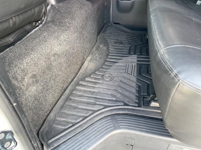 ハイエースバン スーパーＧＬ　ダークプライムＩＩ　ディーゼル車／ＷＡＬＤフルエアロ／両側パワースライド／小窓付ガラス／ゼロブレイク２０ＡＷ／ローダウン／リアウイング／ケンウッドナビ／ＥＴＣ／ドライブレコーダー／レーダー／バッドフェイスボンネットカバー（11枚目）