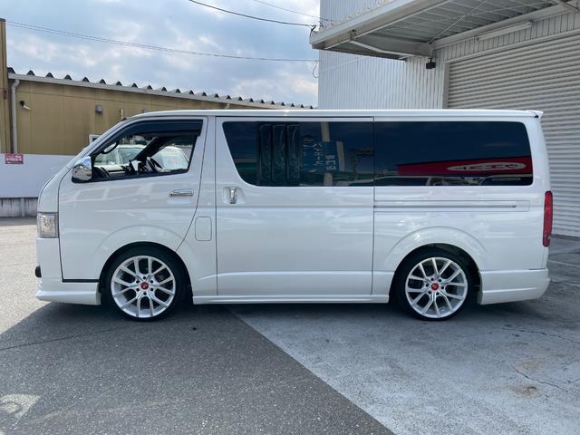 ハイエースバン スーパーＧＬ　ダークプライムＩＩ　ディーゼル車／ＷＡＬＤフルエアロ／両側パワースライド／小窓付ガラス／ゼロブレイク２０ＡＷ／ローダウン／リアウイング／ケンウッドナビ／ＥＴＣ／ドライブレコーダー／レーダー／バッドフェイスボンネットカバー（17枚目）