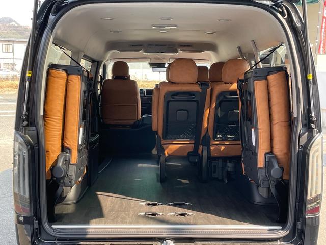 ハイエースワゴン ＧＬ　未登録新車／ＡＬＰＩＮＥ１１インチＢＩＧＸナビ／ＫＳＦブラックエディション／１２．８インチフリップダウンモニター／ＪＡＯＳスキッドバー／ＴＲＤマッドフラップ／キャメルシートカバー／ハイエースカスタム（11枚目）
