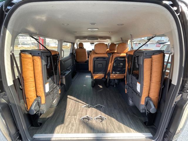 ハイエースワゴン ＧＬ　未登録新車／ＡＬＰＩＮＥ１１インチＢＩＧＸナビ／ＫＳＦブラックエディション／１２．８インチフリップダウンモニター／ＪＡＯＳスキッドバー／ＴＲＤマッドフラップ／キャメルシートカバー／ハイエースカスタム（12枚目）