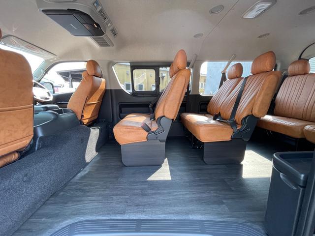 ハイエースワゴン ＧＬ　未登録新車／ＡＬＰＩＮＥ１１インチＢＩＧＸナビ／ＫＳＦブラックエディション／１２．８インチフリップダウンモニター／ＪＡＯＳスキッドバー／ＴＲＤマッドフラップ／キャメルシートカバー／ハイエースカスタム（56枚目）