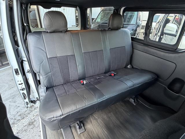 ハイエースバン スーパーＧＬ　ダークプライムＩＩ　ディーゼル／新品モデリスタフルエアロ／アルパイン１１インチＢＩＸ／新品ベッドキット／新品３Ｄシートカバー／ＫＳＦマフラーカッター／ＥＴＣ／ＫＳＦキャリパーカバー／ＤＥＬＦ０１／１８ＡＷ／ローダウン（6枚目）