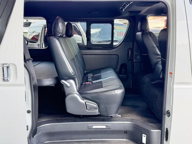 ハイエースバン スーパーＧＬ　ダークプライムＩＩ　ディーゼル／新品モデリスタフルエアロ／アルパイン１１インチＢＩＸ／新品ベッドキット／新品３Ｄシートカバー／ＫＳＦマフラーカッター／ＥＴＣ／ＫＳＦキャリパーカバー／ＤＥＬＦ０１／１８ＡＷ／ローダウン（7枚目）