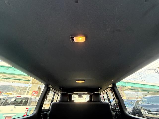 ハイエースバン スーパーＧＬ　ダークプライムＩＩ　ディーゼル／新品モデリスタフルエアロ／アルパイン１１インチＢＩＸ／新品ベッドキット／新品３Ｄシートカバー／ＫＳＦマフラーカッター／ＥＴＣ／ＫＳＦキャリパーカバー／ＤＥＬＦ０１／１８ＡＷ／ローダウン（13枚目）