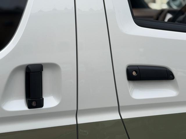 ハイエースバン