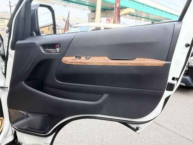 ハイエースバン