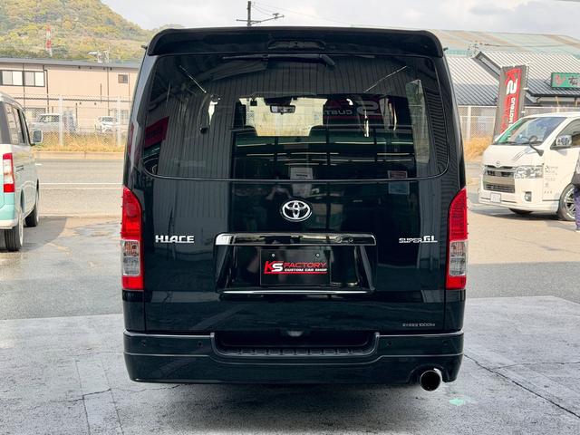 ハイエースバン